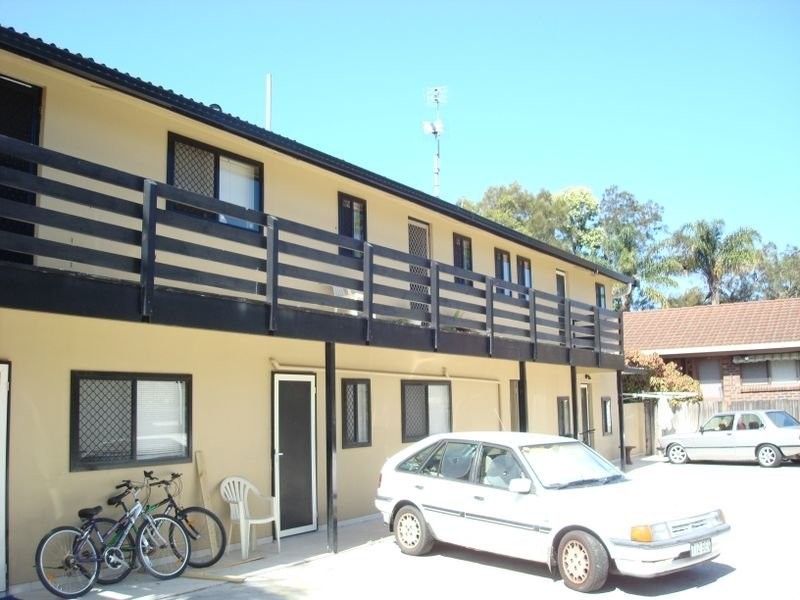 Unit 1/9 Clayton Street, Labrador QLD 4215