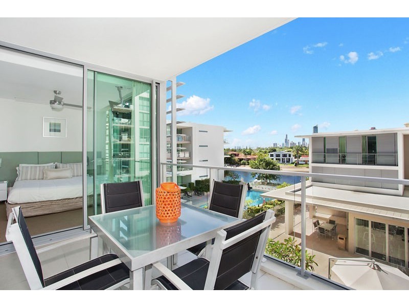 2216/33 TE Peters Drive, Broadbeach Waters QLD 4218