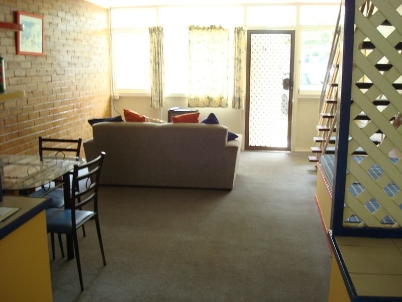 Unit 6/18 Alexandra Avenue, Mermaid Beach QLD 4218