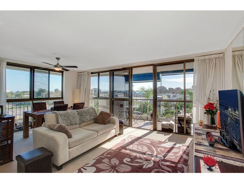 5C/10 Marine Parade, Southport QLD 4215