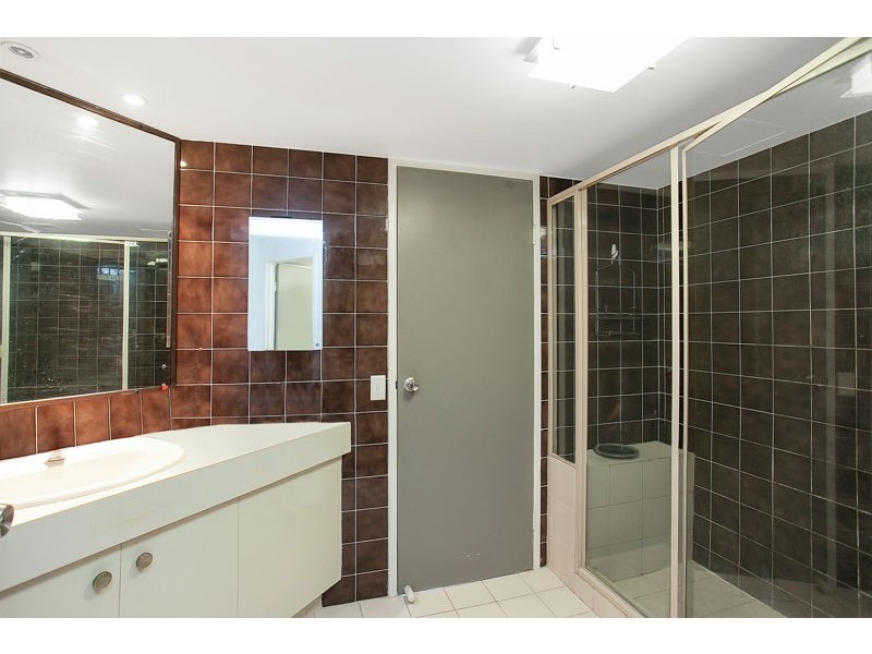 5C/10 Marine Parade, Southport QLD 4215