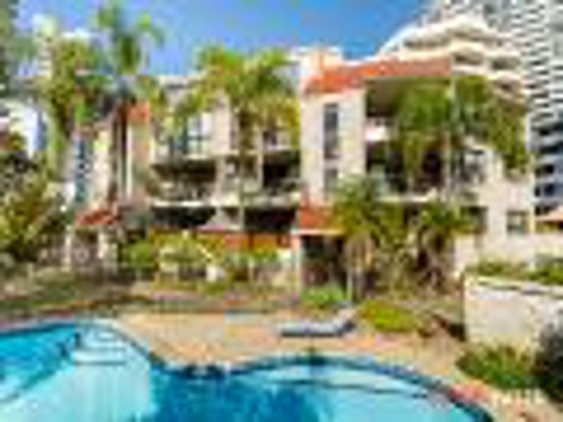 12 8 Queensland Ave, Broadbeach QLD 4218