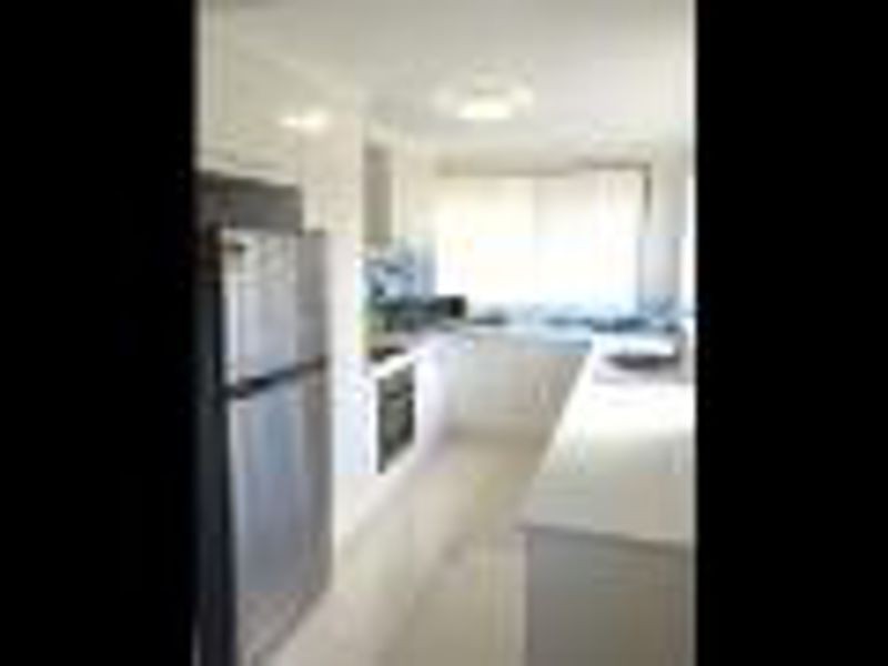 12 8 Queensland Ave, Broadbeach QLD 4218