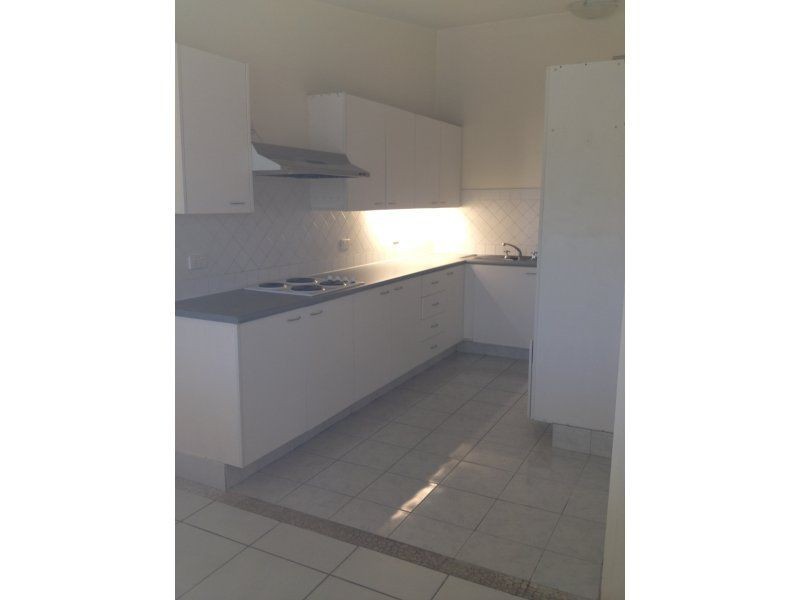 11/26 Holland Court, Broadbeach QLD 4218