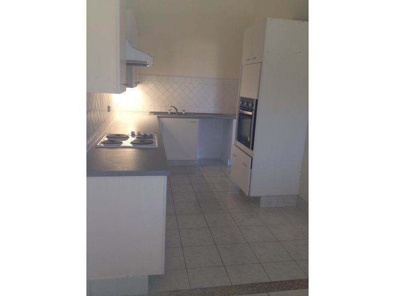 11/26 Holland Court, Broadbeach QLD 4218