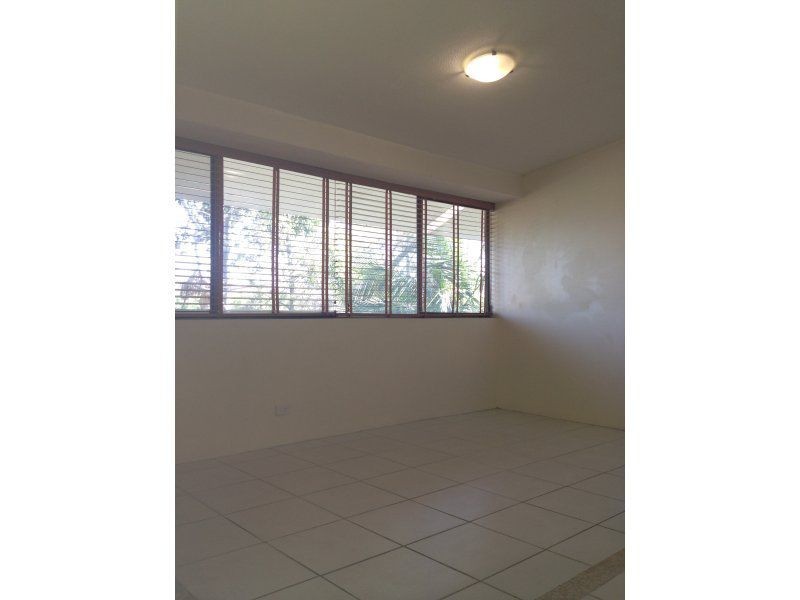 11/26 Holland Court, Broadbeach QLD 4218