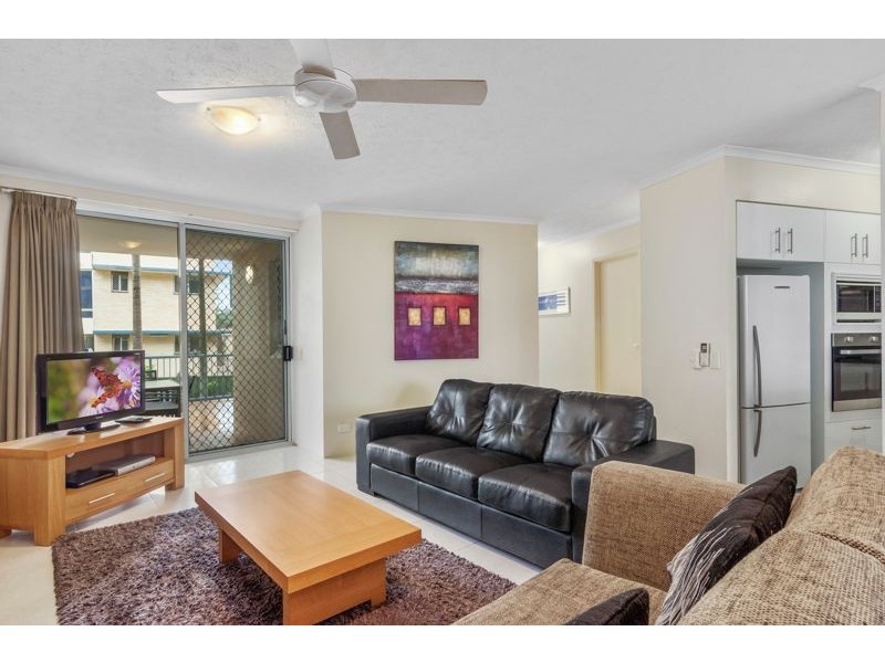 18/10 Alexandra Avenue, Mermaid Beach QLD 4218