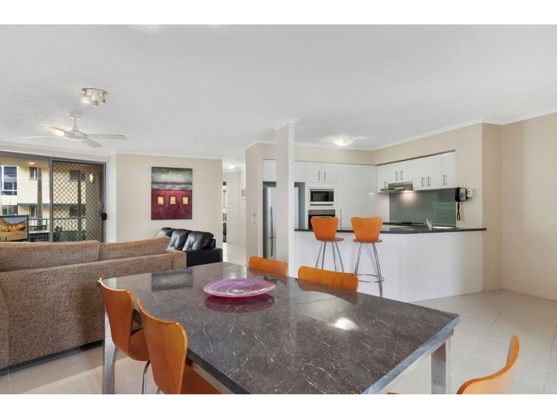 18/10 Alexandra Avenue, Mermaid Beach QLD 4218