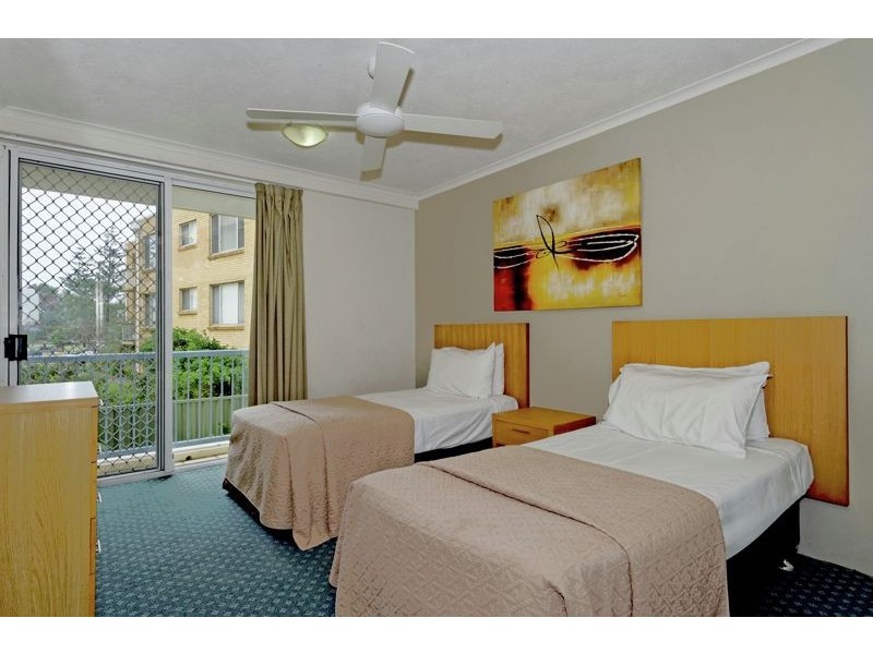 18/10 Alexandra Avenue, Mermaid Beach QLD 4218