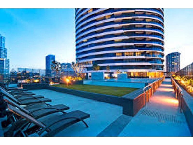 21 Elizabeth Ave, Broadbeach QLD 4218