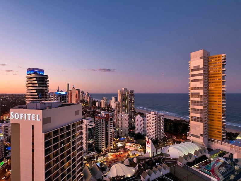 22904 Oracle 21 Elizabeth Avenue, Broadbeach QLD 4218