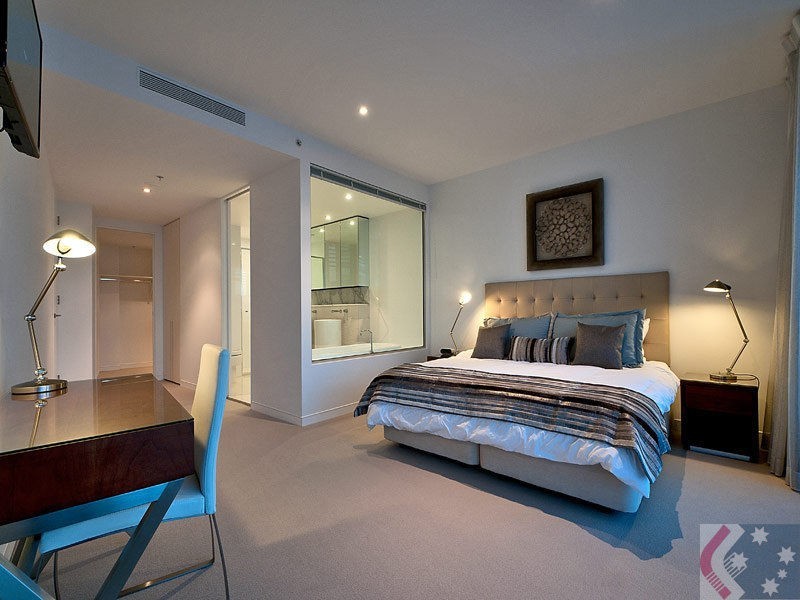 22904 Oracle 21 Elizabeth Avenue, Broadbeach QLD 4218