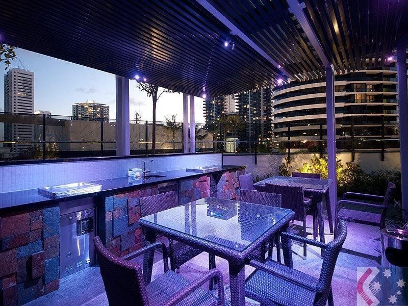 22904 Oracle 21 Elizabeth Avenue, Broadbeach QLD 4218