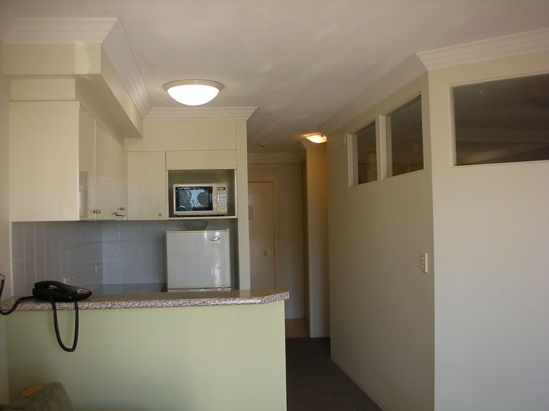710/9 BEACH PARADE, Surfers Paradise QLD 4217