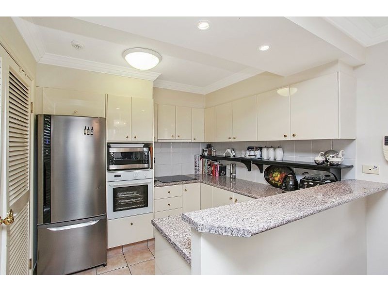 807/9 BEACH PARADE, Surfers Paradise QLD 4217