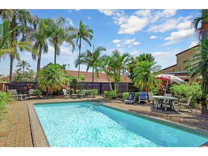 4/7 Wildwood Court, Bundall QLD 4217