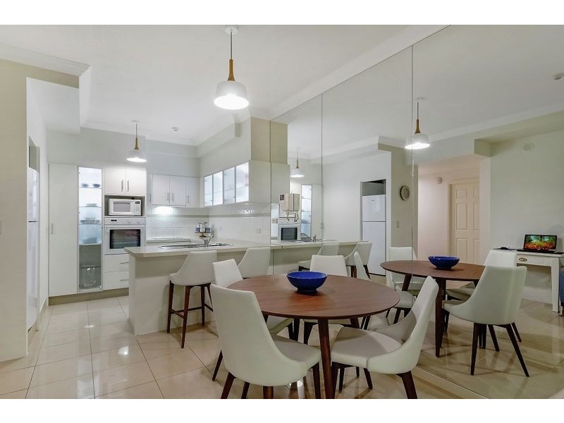 105/9 BEACH PARADE, Surfers Paradise QLD 4217