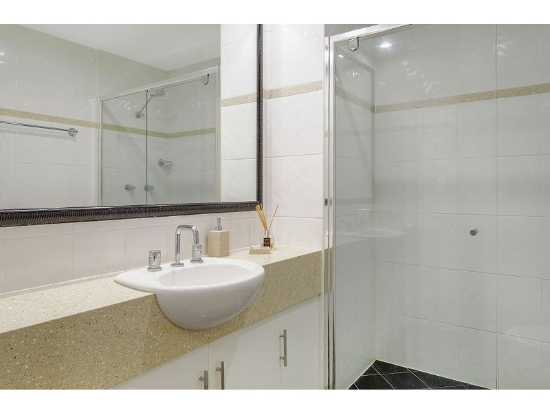 105/9 BEACH PARADE, Surfers Paradise QLD 4217