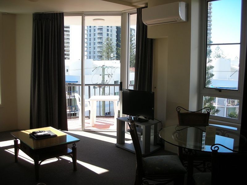 404/9 BEACH PARADE, Surfers Paradise QLD 4217