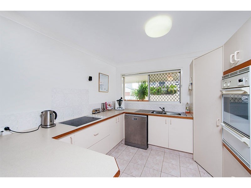11 Lotus Key, Broadbeach Waters QLD 4218