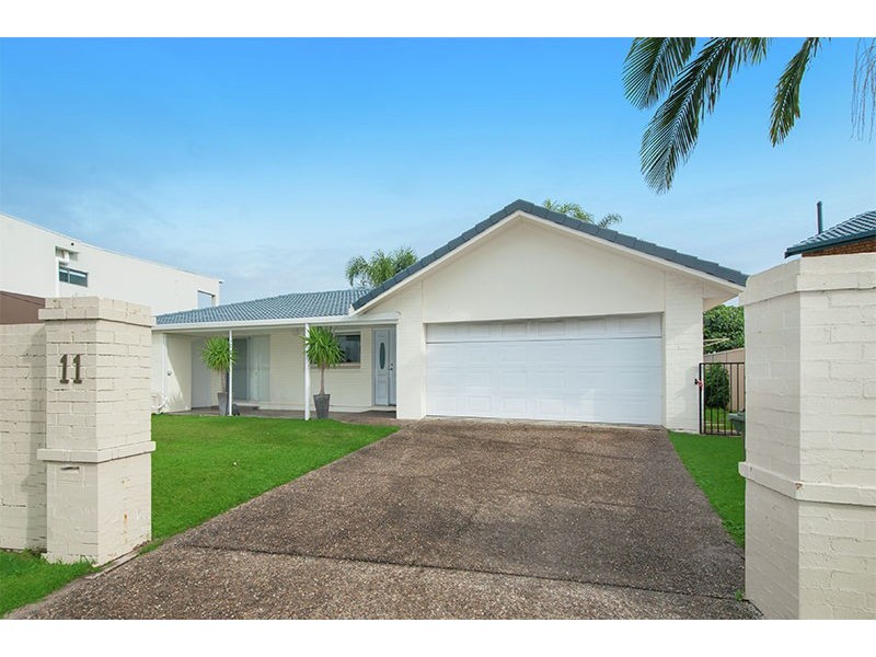 11 Lotus Key, Broadbeach Waters QLD 4218