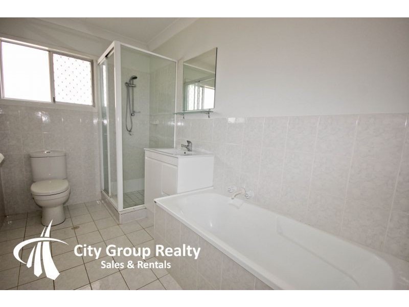 11 Lotus Key, Broadbeach Waters QLD 4218