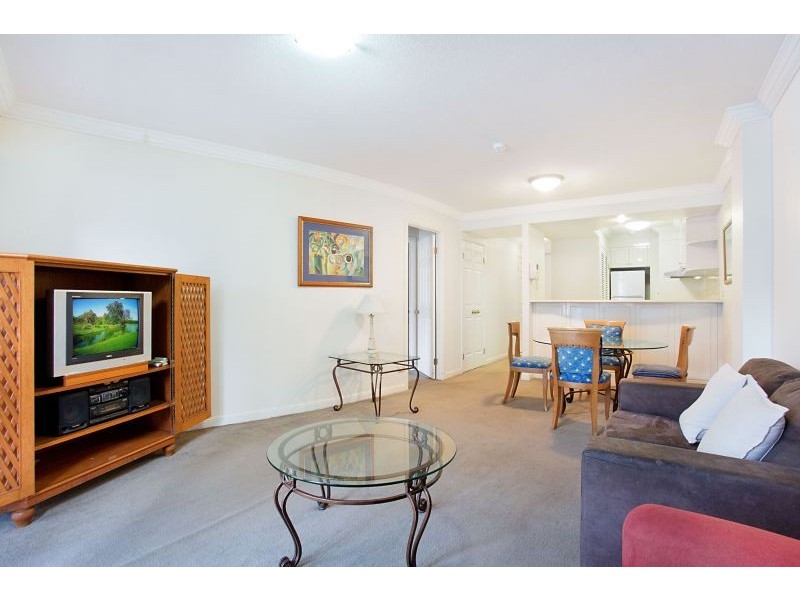 1107/24 Queensland Avenue, Broadbeach QLD 4218