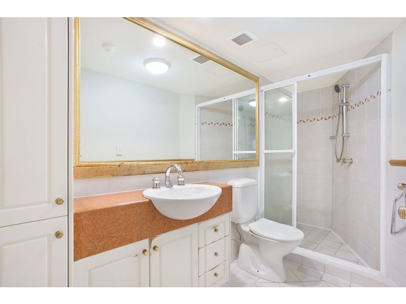 1107/24 Queensland Avenue, Broadbeach QLD 4218