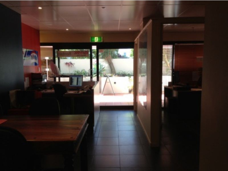 2/10 Albert Avenue, Broadbeach QLD 4218