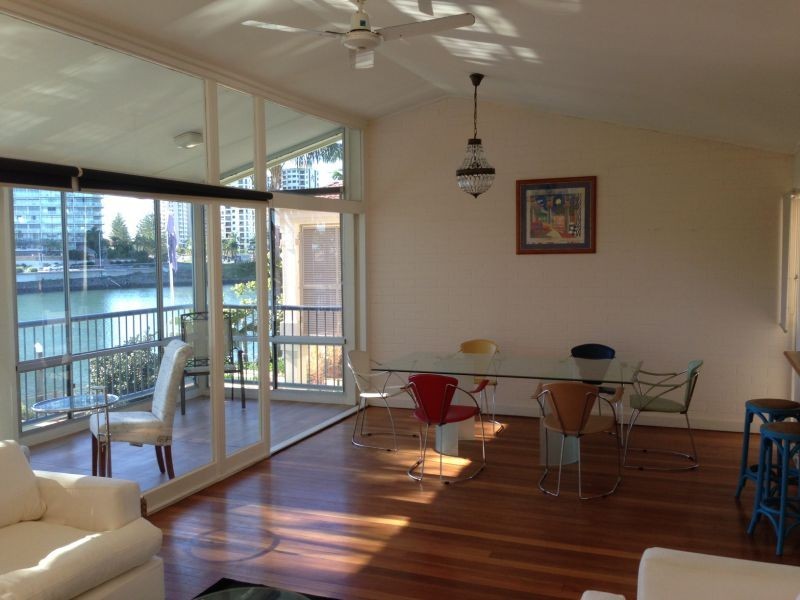 2 Amalfi Drive, Isle Of Capri QLD 4217