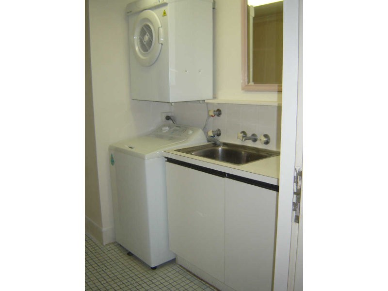 9/111 Rio Vista Boulevard, Broadbeach Waters QLD 4218