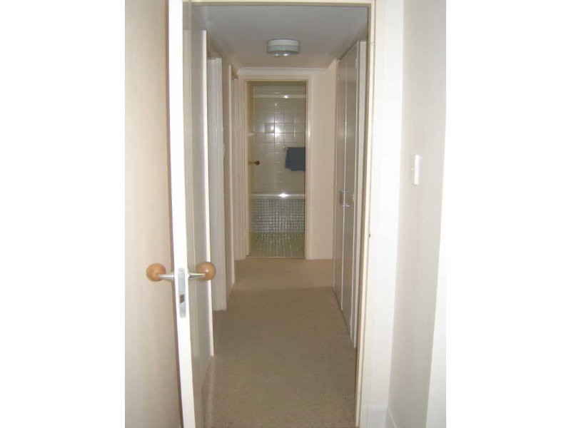 9/111 Rio Vista Boulevard, Broadbeach Waters QLD 4218