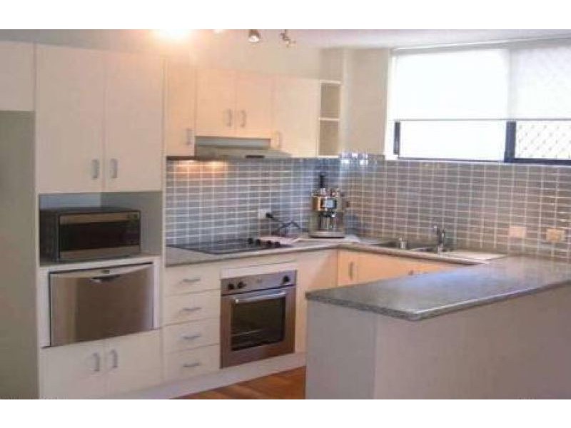 6/14 First Avenue, Broadbeach QLD 4218