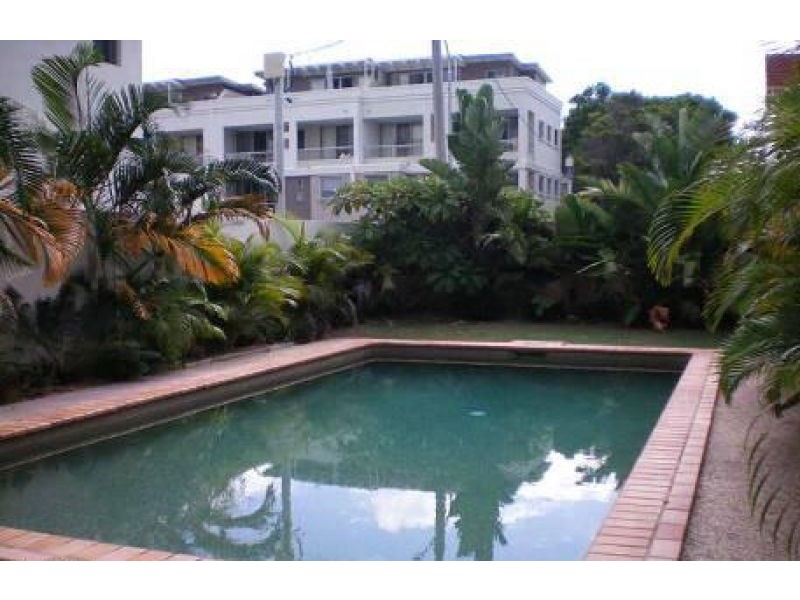 6/14 First Avenue, Broadbeach QLD 4218