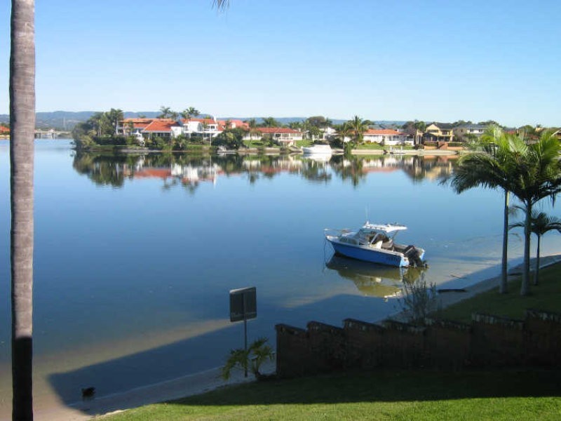 7/33 Duet Drive, Mermaid Waters QLD 4218
