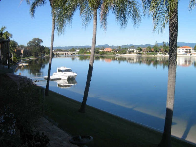 7/33 Duet Drive, Mermaid Waters QLD 4218