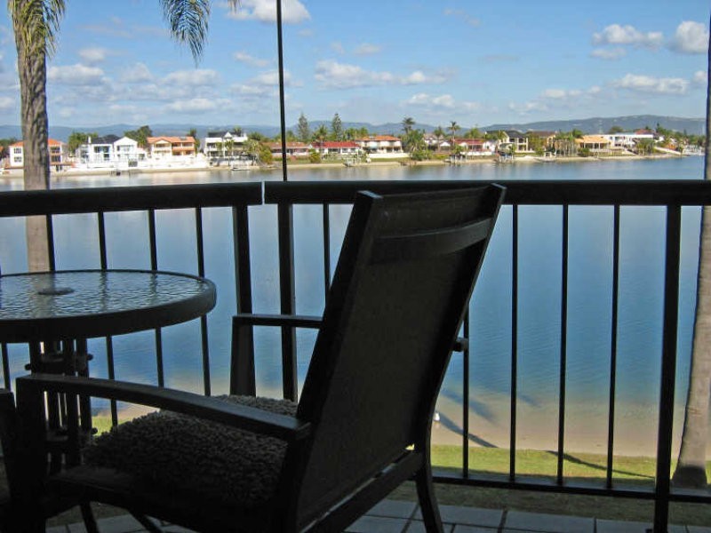 7/33 Duet Drive, Mermaid Waters QLD 4218