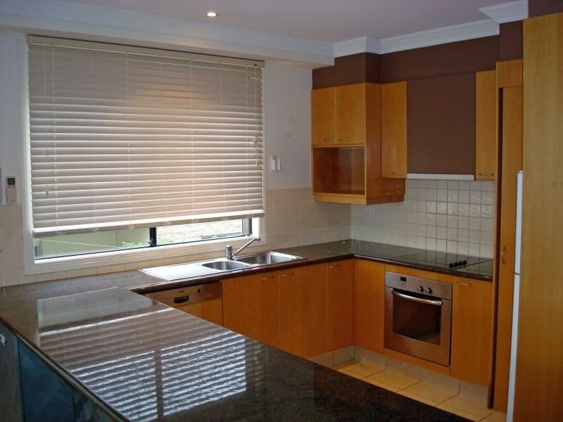 1/9 Rosewood Avenue, Broadbeach QLD 4218