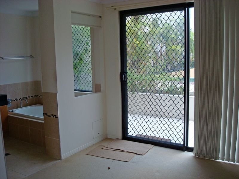 1/9 Rosewood Avenue, Broadbeach QLD 4218