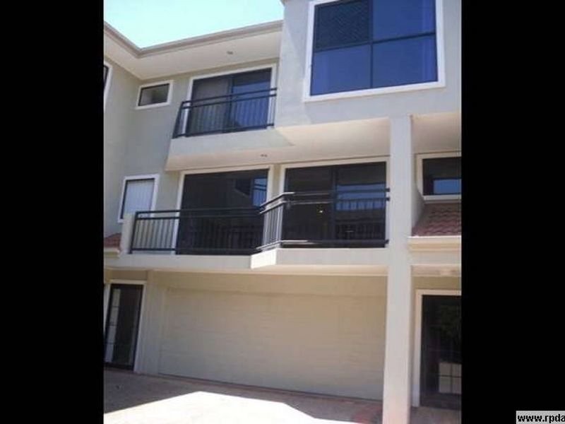 4/37 Brighton Street, Biggera Waters QLD 4216