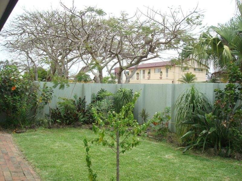 8 Bahia Court, Broadbeach Waters QLD 4218