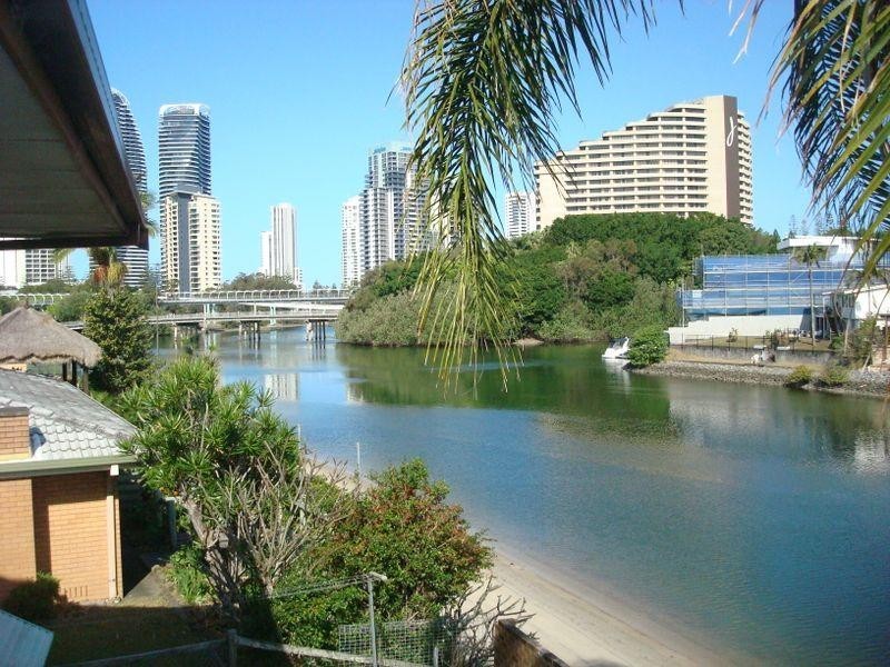Unit 3/15 Miami Key, Broadbeach Waters QLD 4218