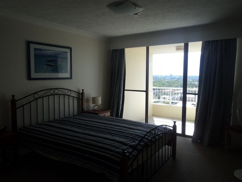 64/121 Surf Parade, Broadbeach QLD 4218