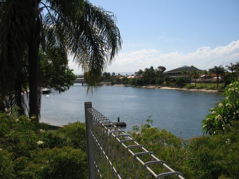 3/11 Hooker Boulevard, Broadbeach Waters QLD 4218