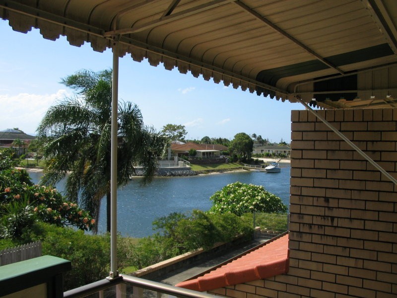 3/11 Hooker Boulevard, Broadbeach Waters QLD 4218