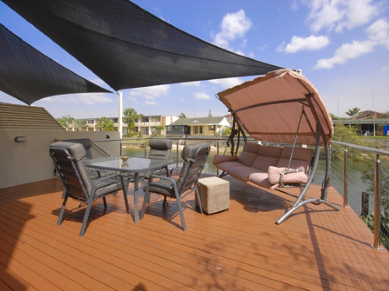 1/5 Miami Key, Broadbeach Waters QLD 4218