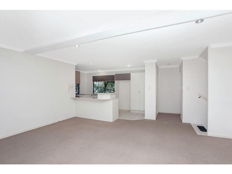 4/37 Brighton Street, Biggera Waters QLD 4216