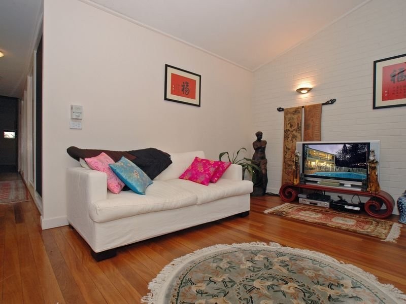 2 Amalfi Drive, Isle Of Capri QLD 4217