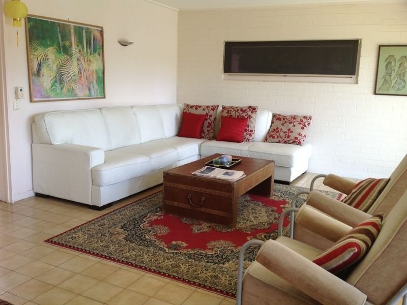 2 Amalfi Drive, Isle Of Capri QLD 4217