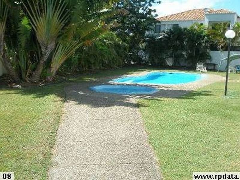 Unit 2 Karbunya Street, Mermaid Waters QLD 4218